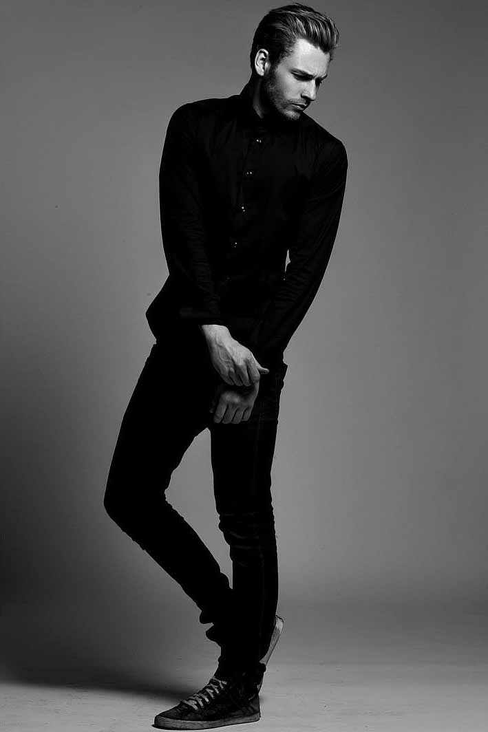 Roman — Model & Host in Paris photo 10