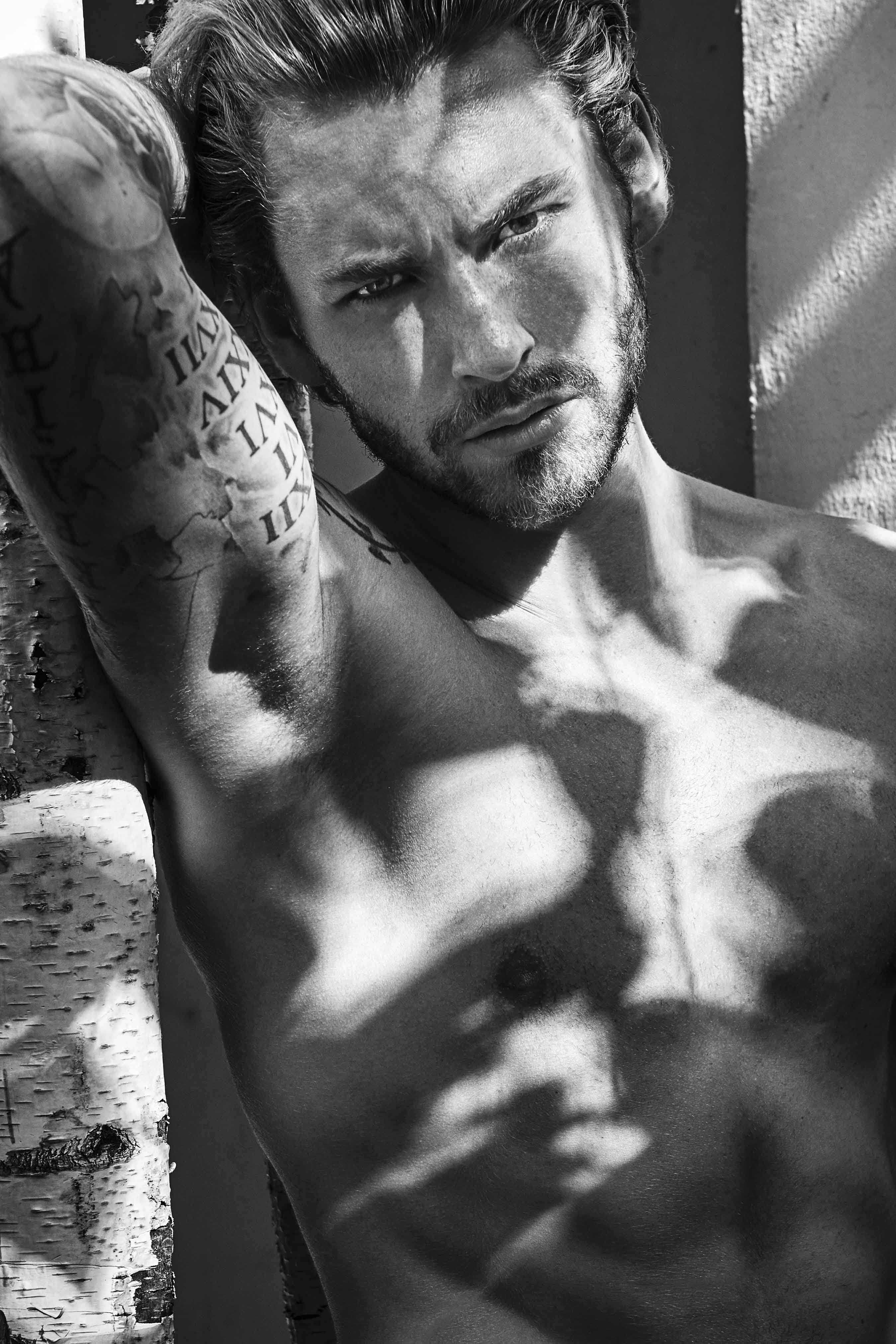 Roman — Model & Host in Paris photo 15