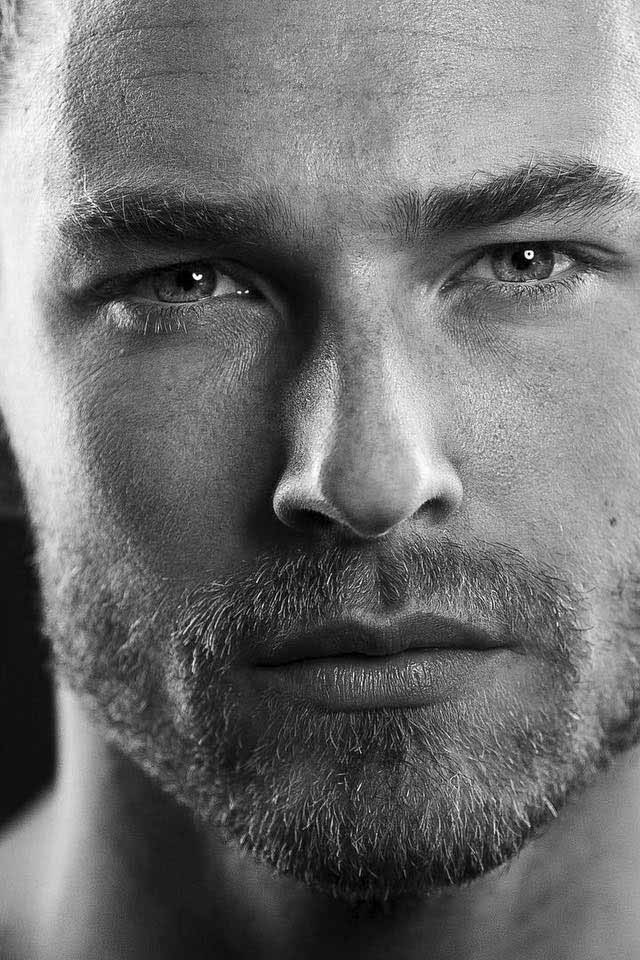 Roman — Model & Host in Paris photo 9