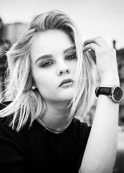 Manon — Model & Hostess in Paris photo 1