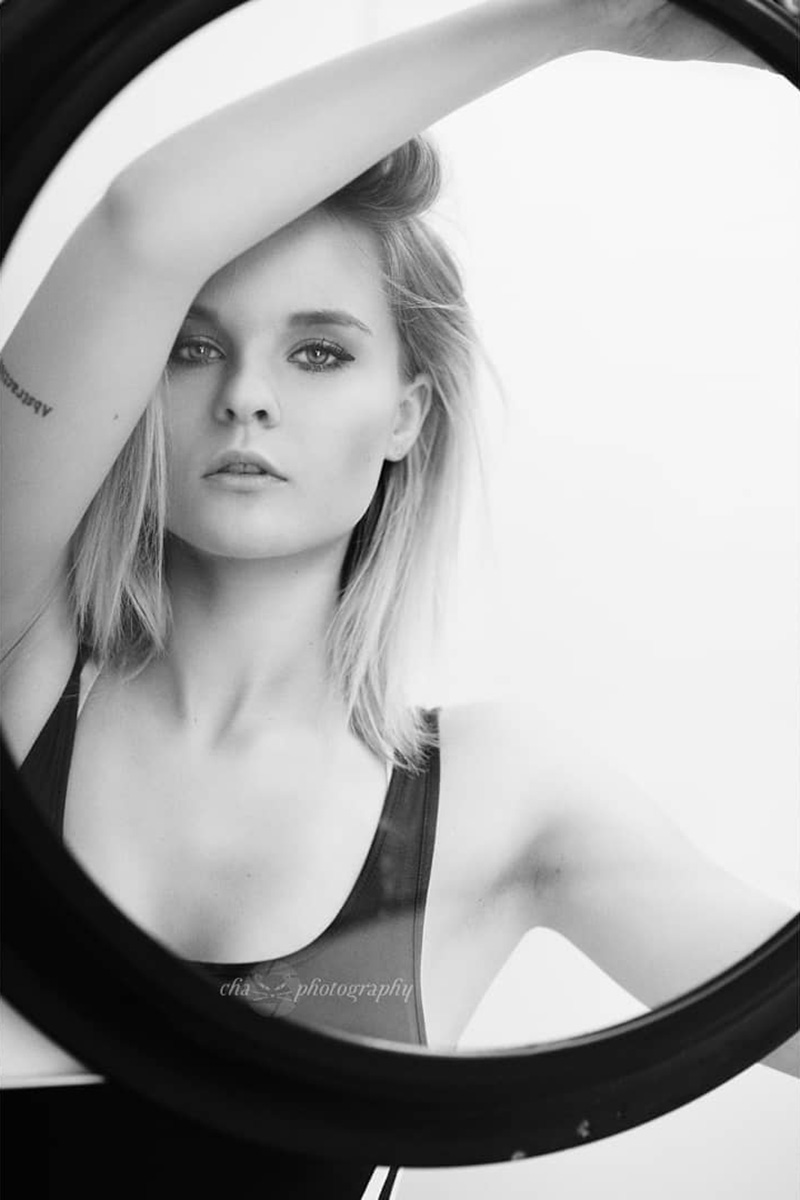 Manon — Model & Hostess in Paris photo 16