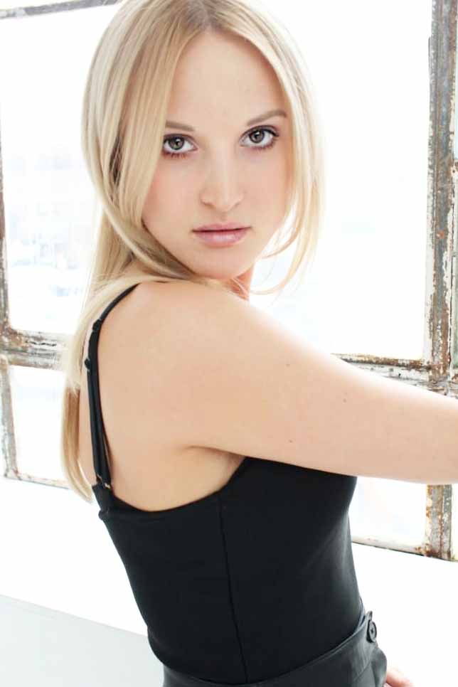 Alina — Model & Hostess in New York photo 5
