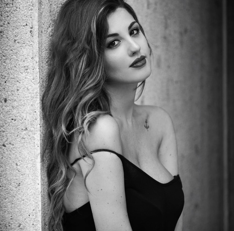 Roberta — Model & Hostess in Ferrara photo 1