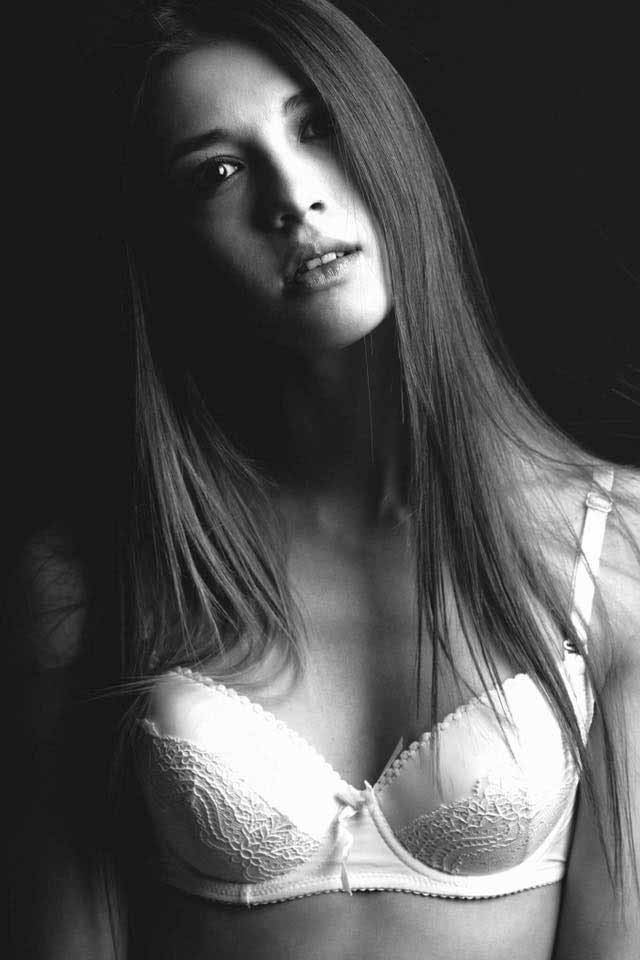 Oana — Model & Hostess in Bergamo photo 3