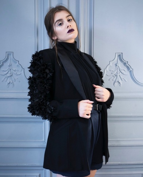 Valerie — Model & Hostess in Paris photo 1