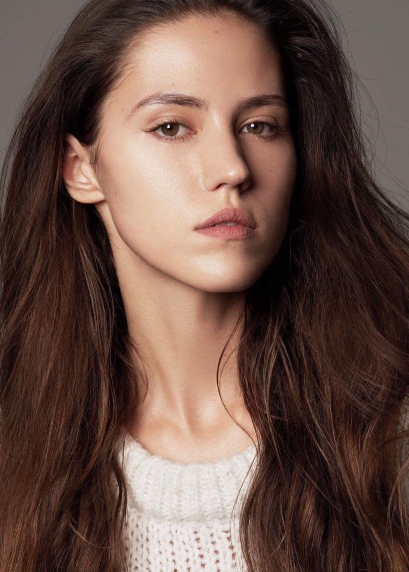 Mathilde — Model & Hostess in Paris photo 1