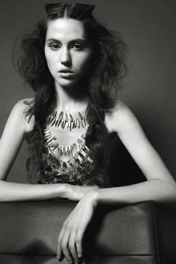 Mathilde — Model & Hostess in Paris photo 5
