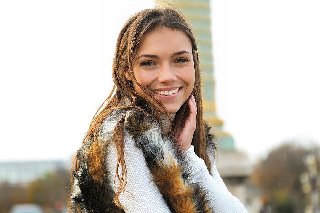 Charlotte — Model & Hostess in Paris photo 2