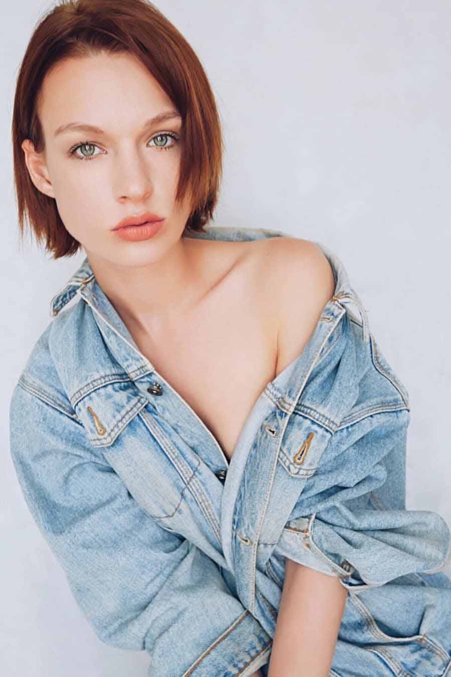 Nathalie — Model & Hostess in Paris photo 10