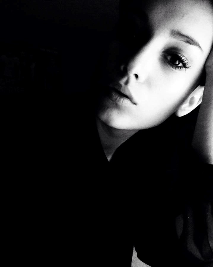Marine — Model & Hostess in Paris photo 10
