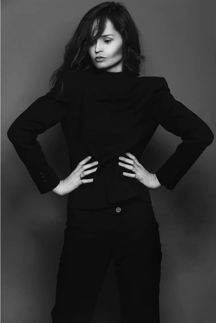 Elzbieta — Model & Hostess in Paris photo 3