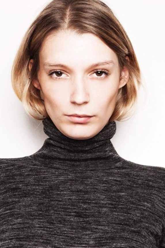Constance — Model & Hostess in Paris photo 3