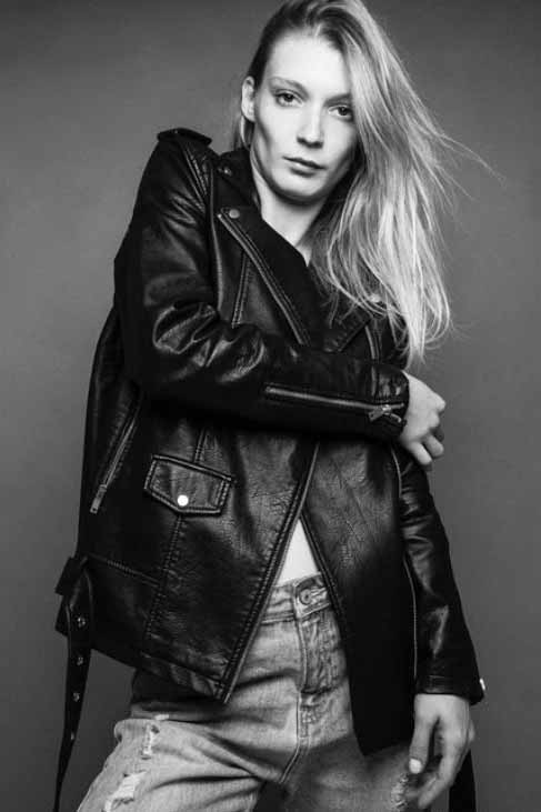 Constance — Model & Hostess in Paris photo 7