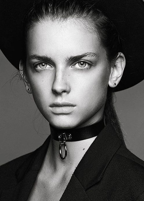 Mathilde — Model & Hostess in Paris photo 19