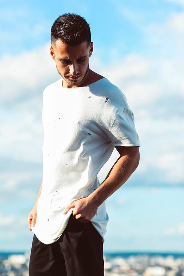 Romain — Model & Host in Rh&ocirc;ne photo 2