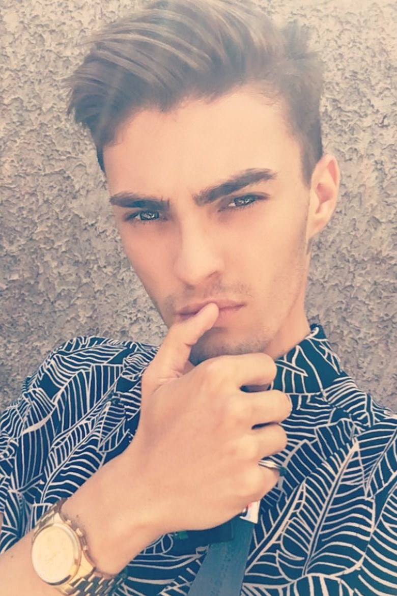 Nicolas — Model & Host in Rh&ocirc;ne photo 3