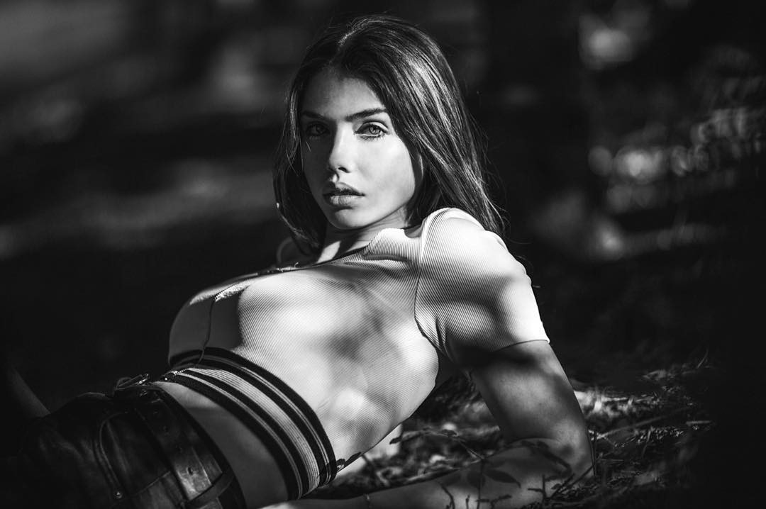 Sarah — Model & Hostess in Rh&ocirc;ne photo 3