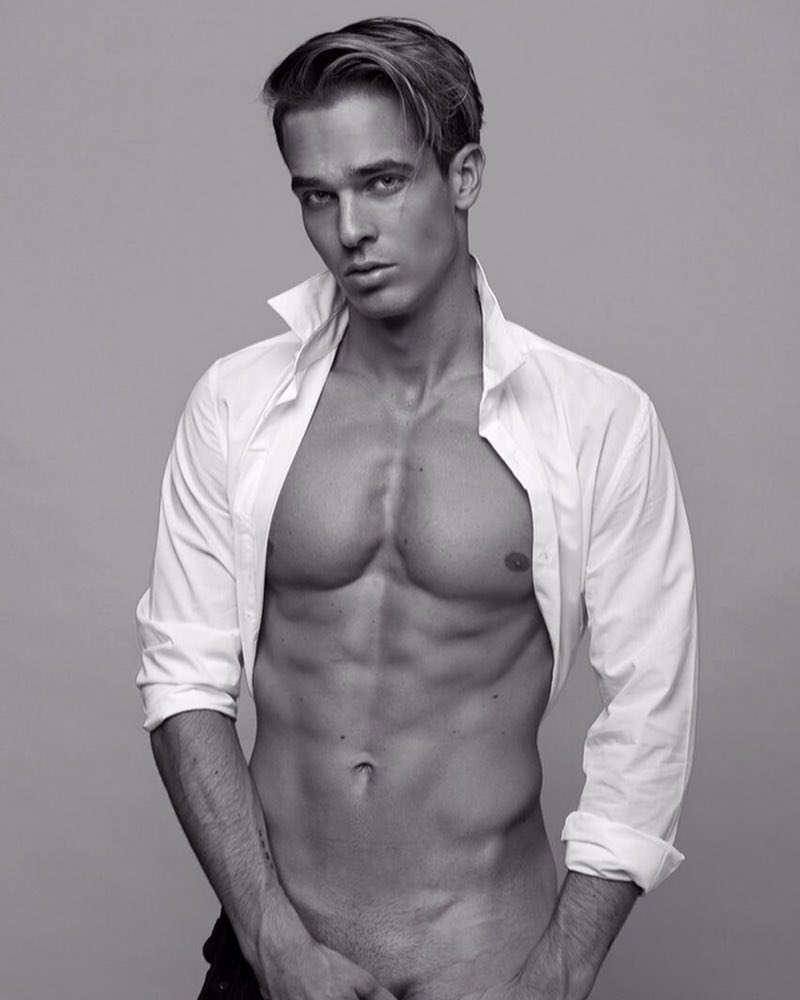 Perez — Model & Host in Lorient photo 1