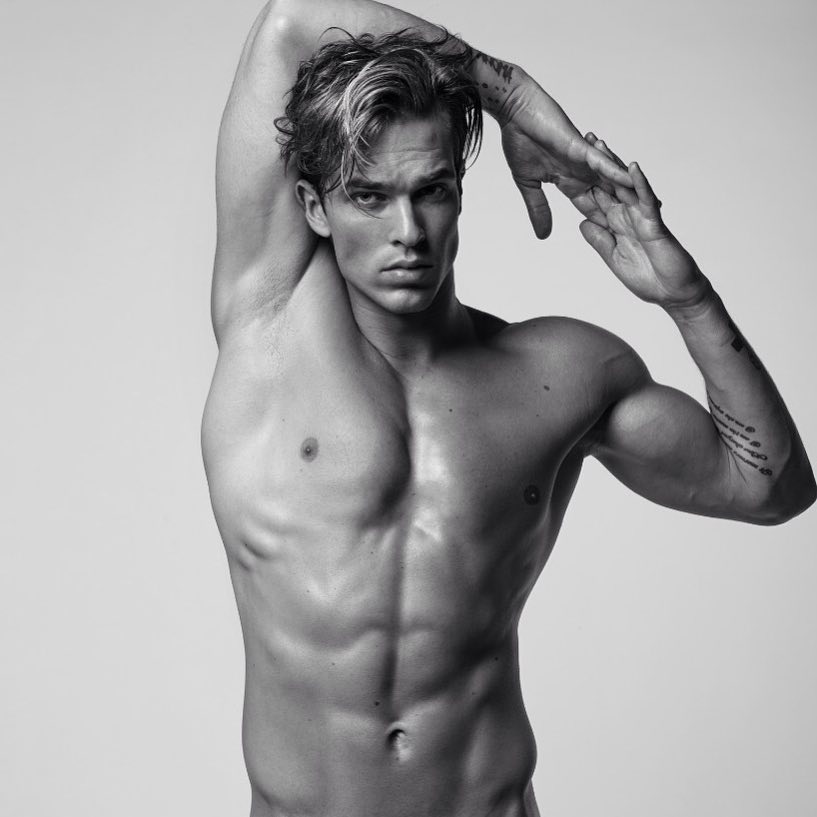 Perez — Model & Host in Lorient photo 6