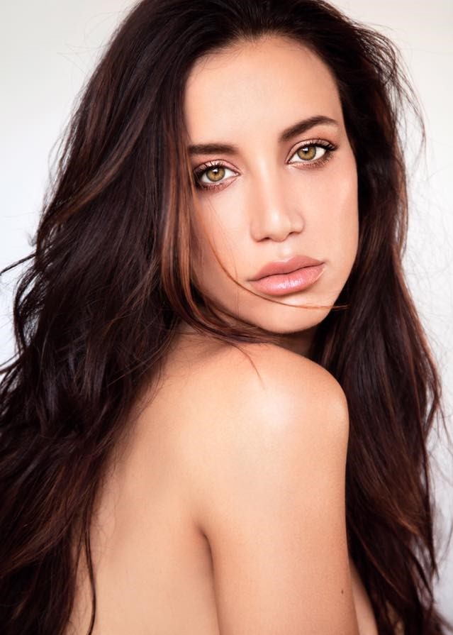 NORA — Model in Greater London | Eye On Model
