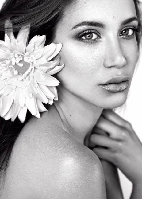 Nora — Model & Hostess in Greater London photo 4