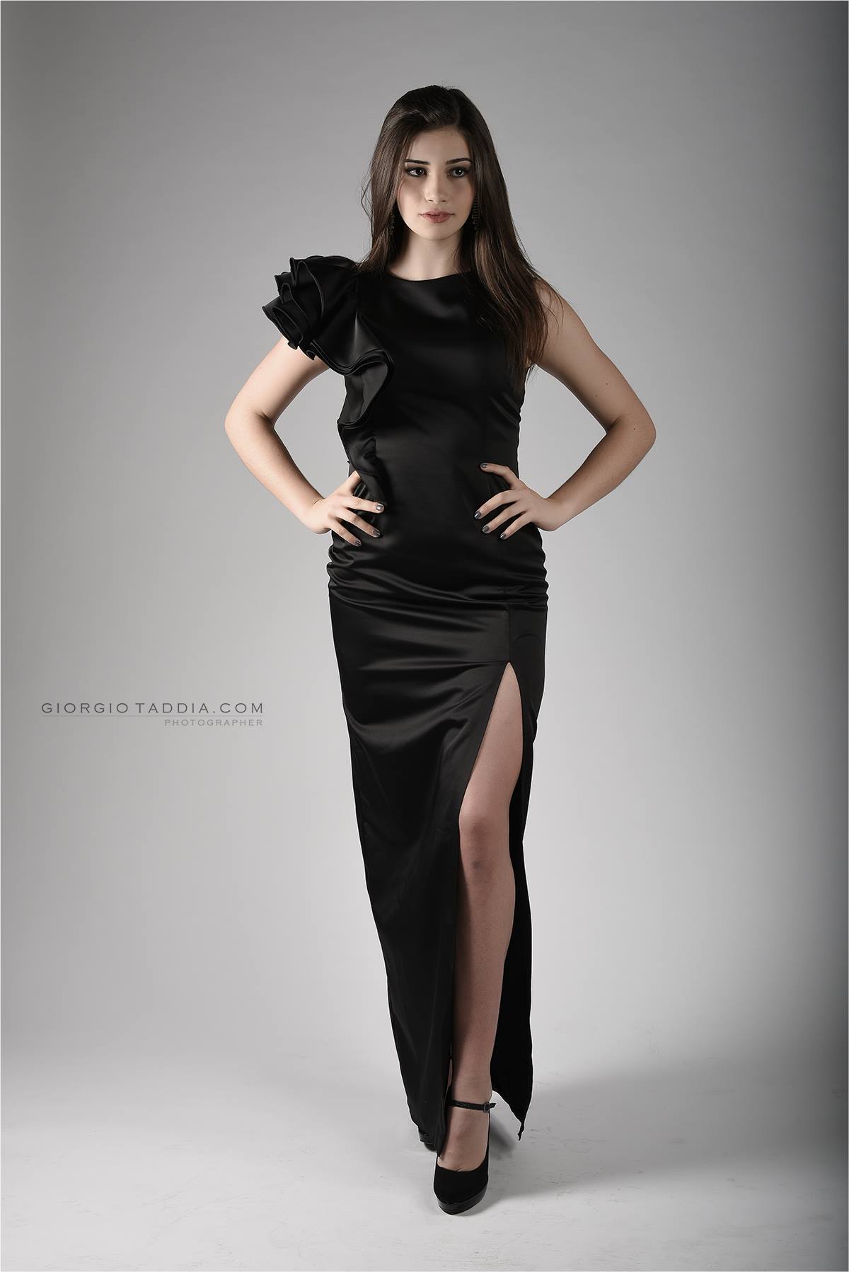 Simona — Model & Hostess in Piazza photo 1