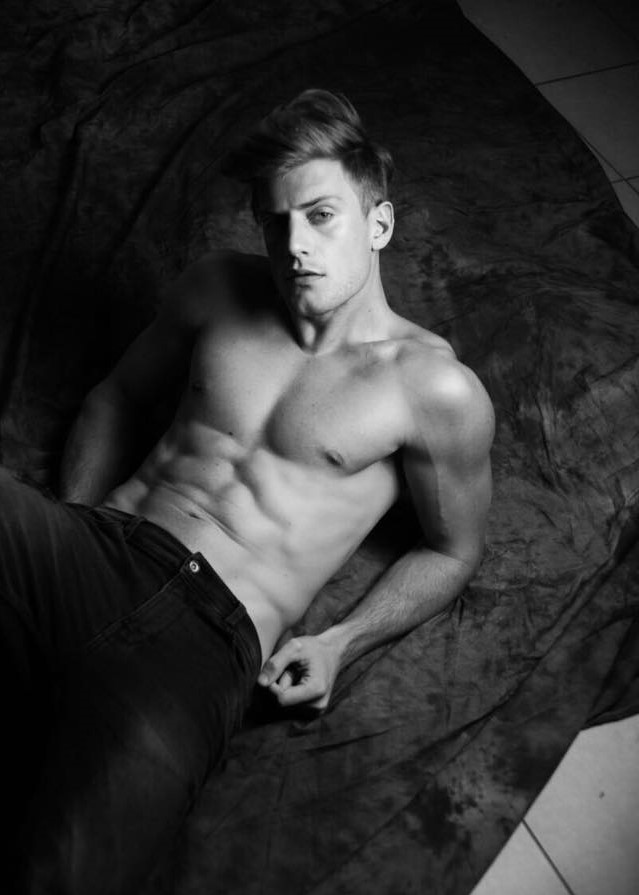 Maximiliano — Model & Host in Madrid photo 2