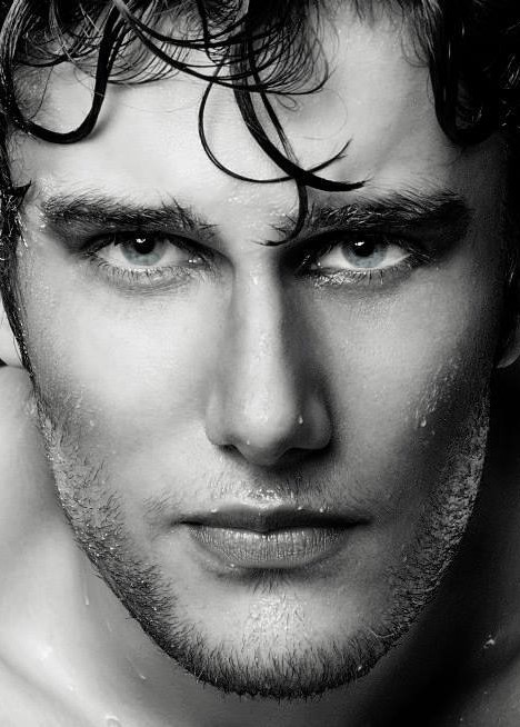 Oscar — Model & Host in Madrid photo 1