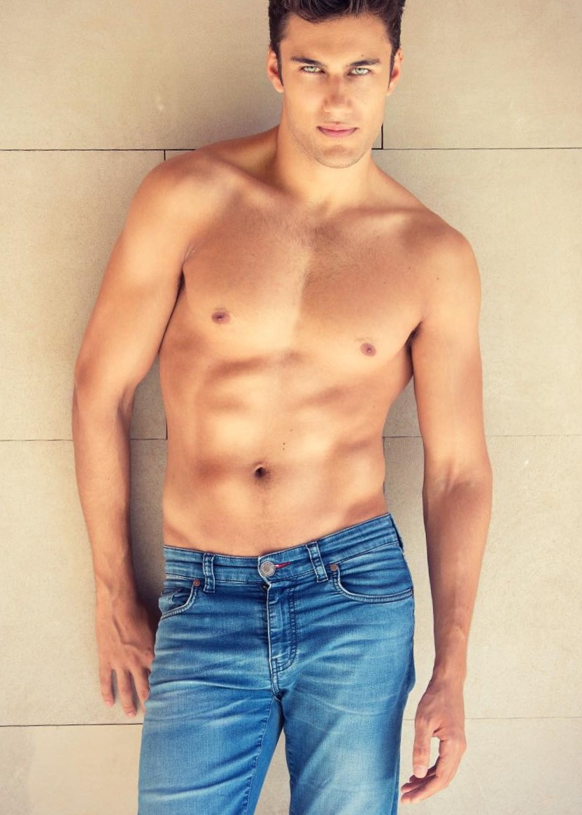 Oscar — Model & Host in Madrid photo 6