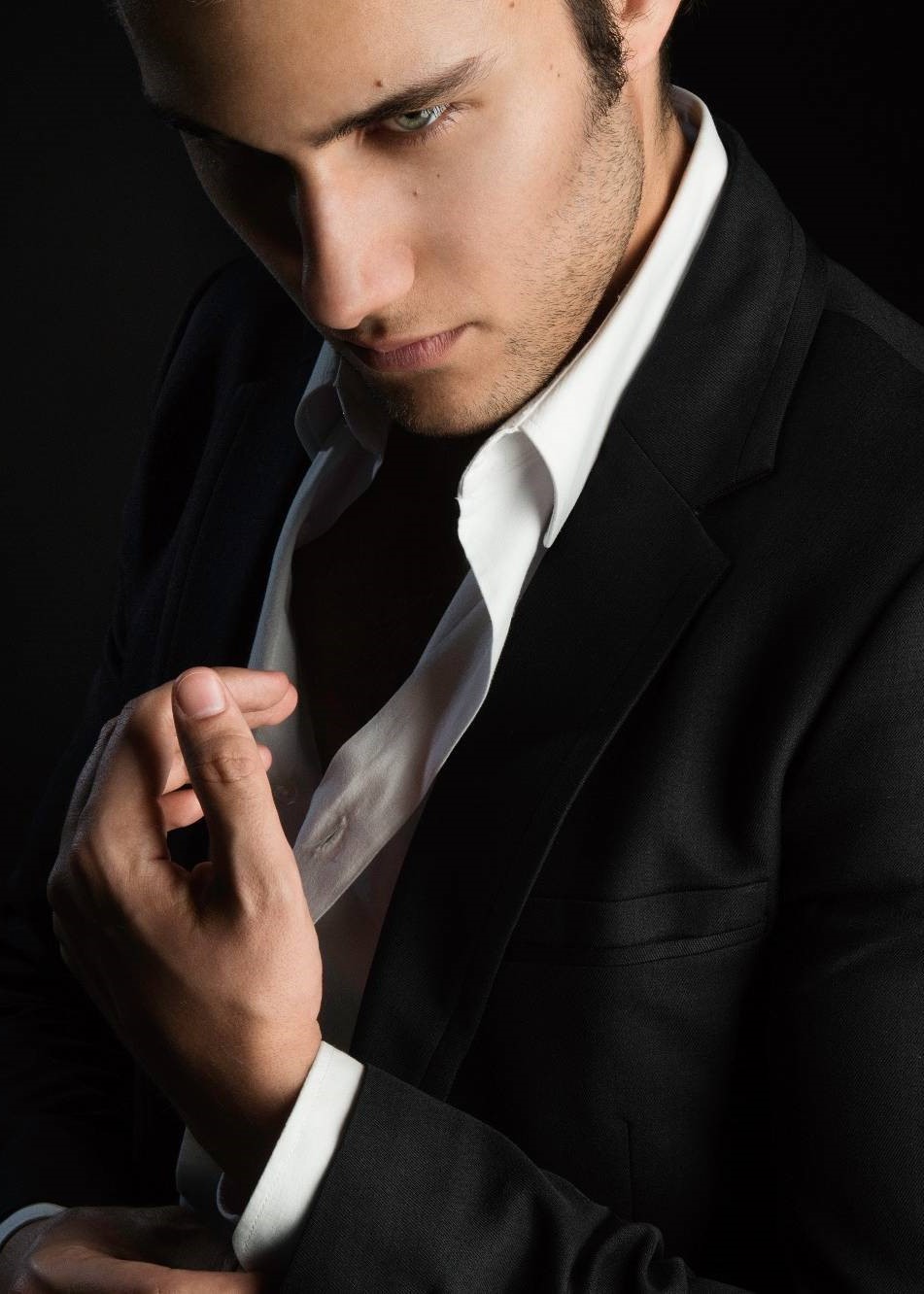 Oscar — Model & Host in Madrid photo 8