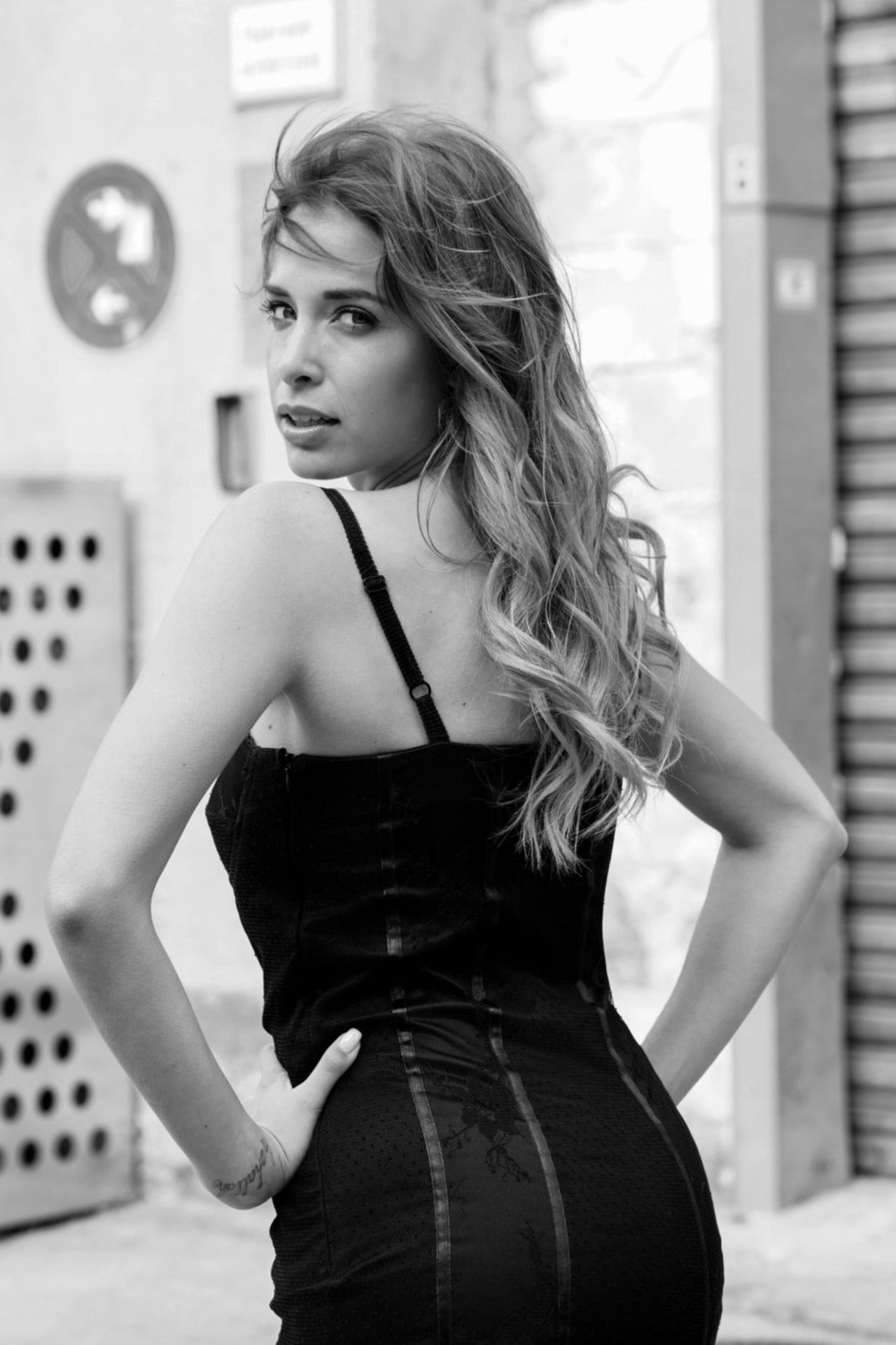 Sarah — Model & Hostess in Madrid photo 3