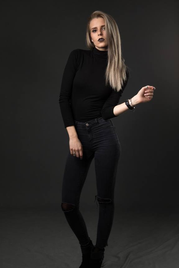 Lisa — Model & Hostess in Tirol photo 3