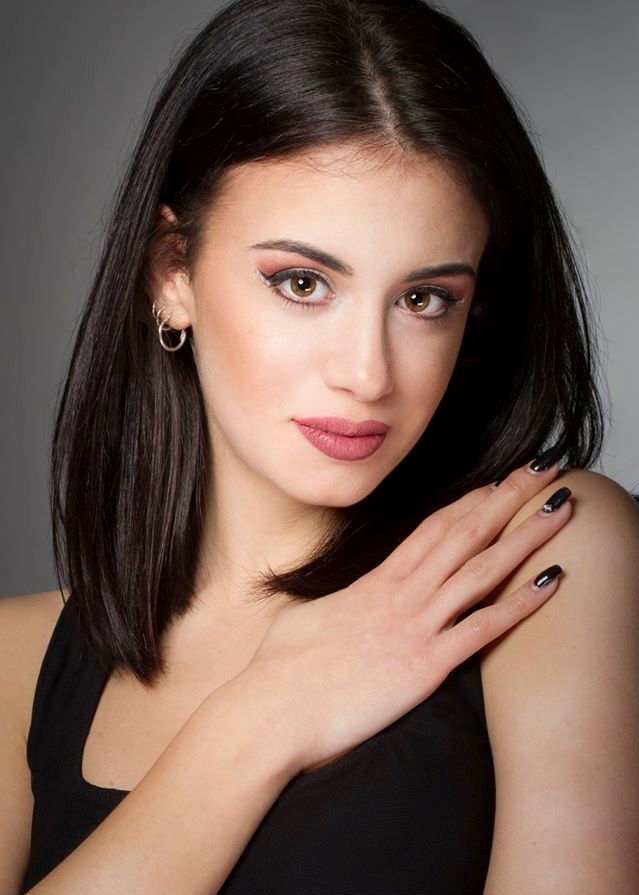 Chiara — Model & Hostess in Prato photo 1