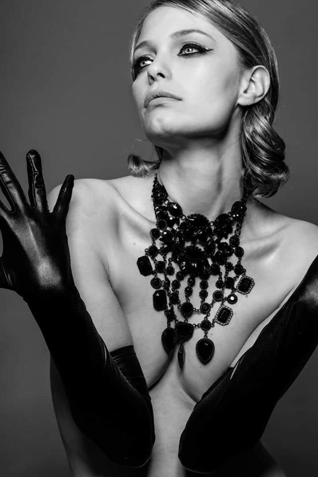 Ang&eacute;lique — Model & Hostess in Paris photo 11
