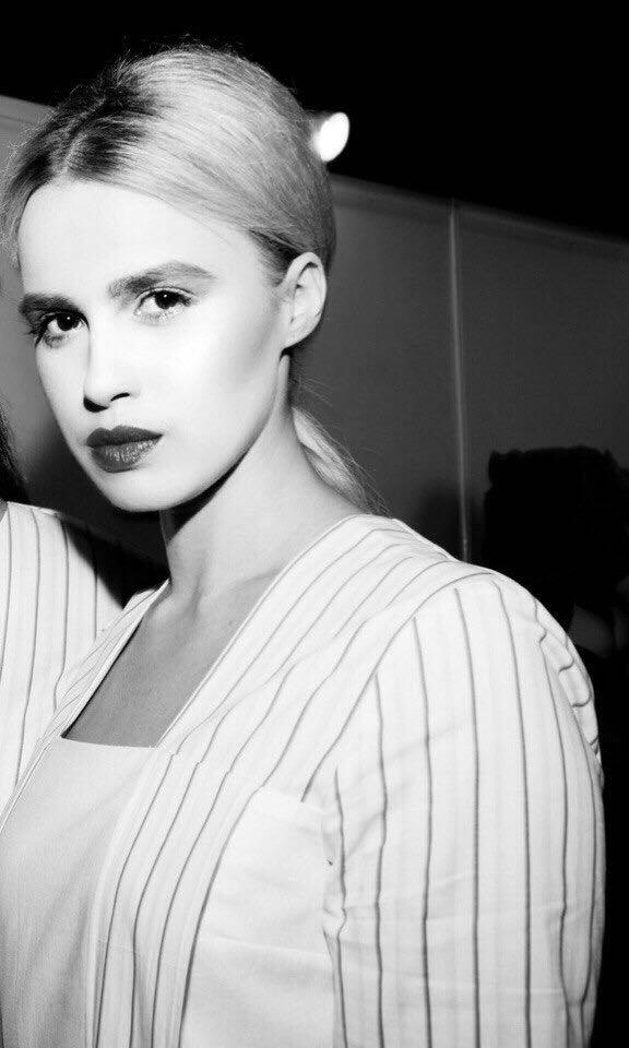 Ksenia — Model & Hostess in Paris photo 5