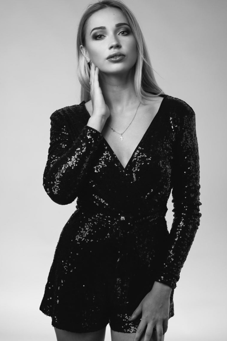 Ieva — Model & Hostess in Ginevra photo 1