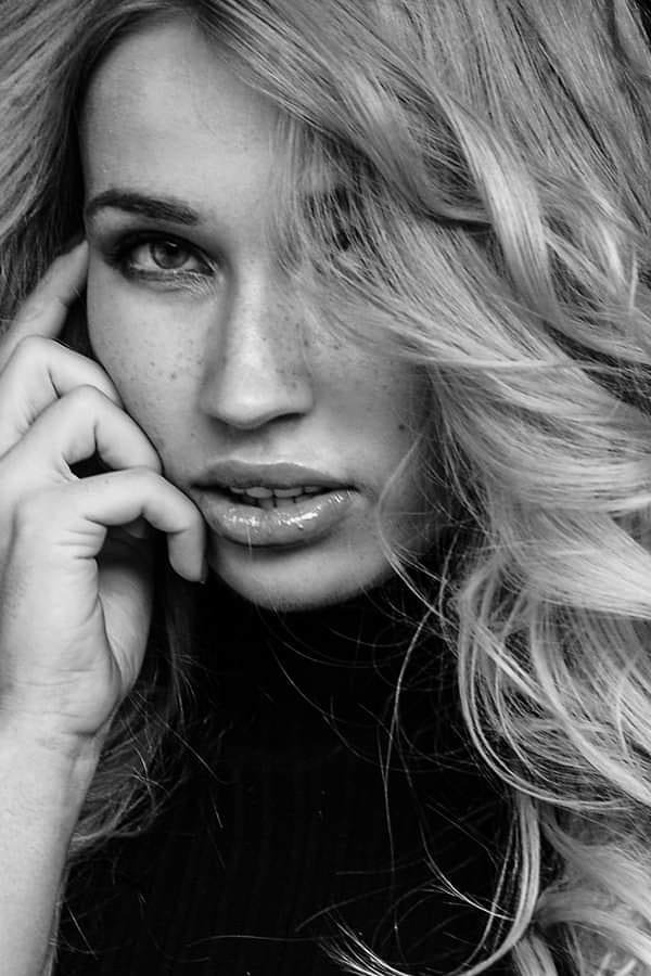Ieva — Model & Hostess in Ginevra photo 5