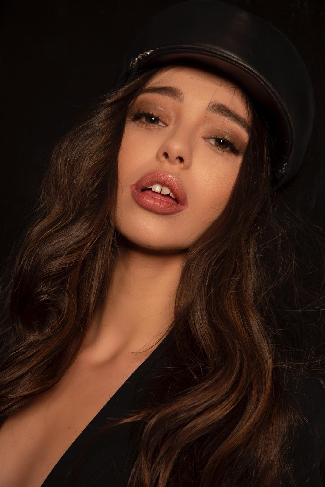 Tundra  — Model & Hostess in Milano photo 1