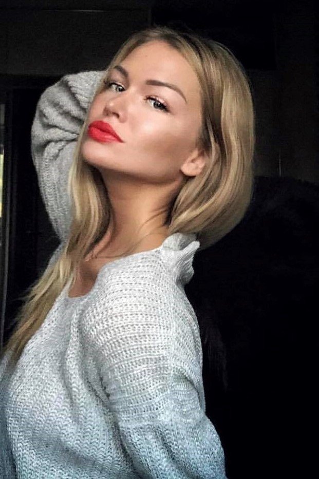 Valeria — Model & Hostess in Milano photo 1