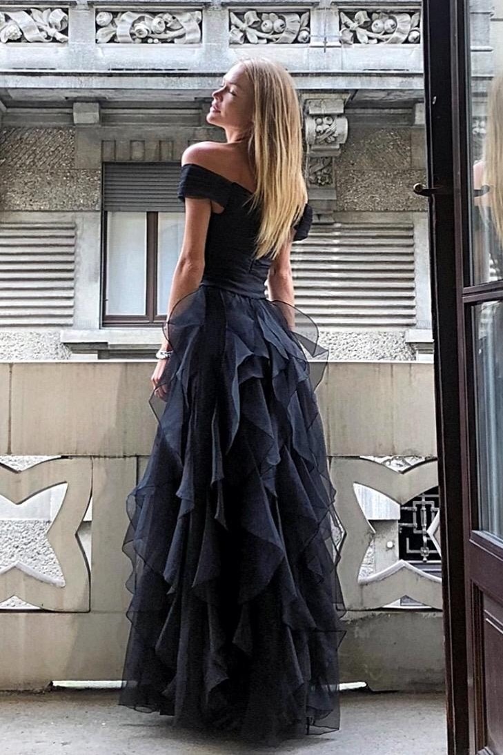 Valeria — Model & Hostess in Milano photo 11