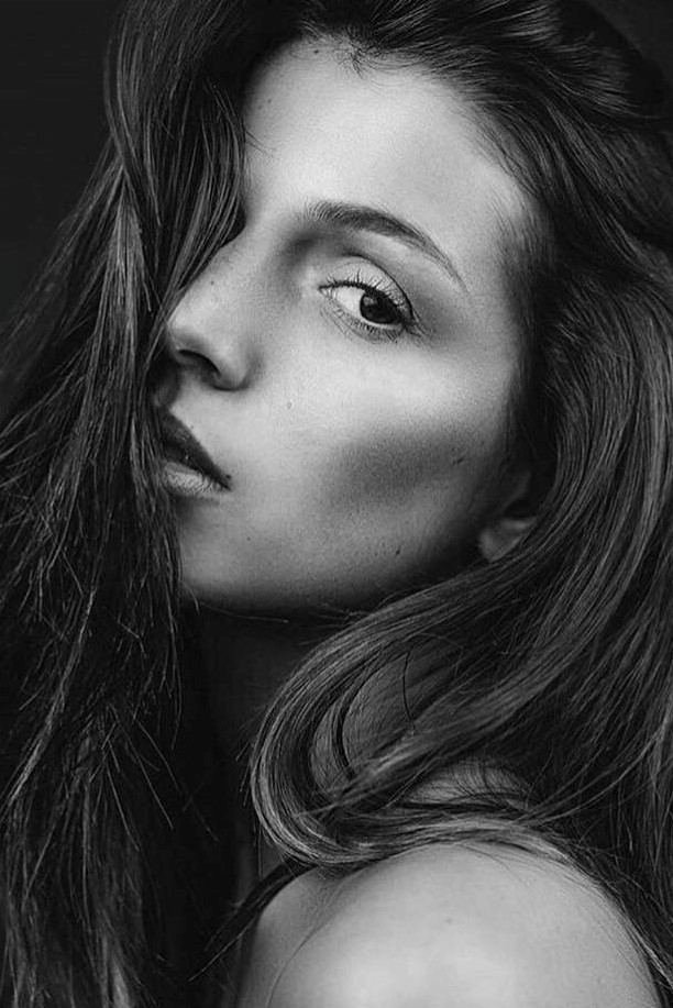 Alice  — Model & Hostess in Paris photo 1