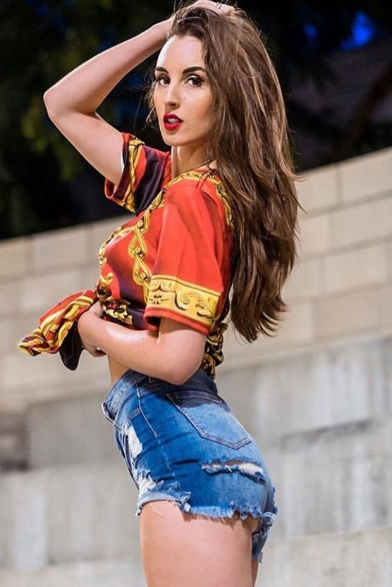 Teodora — Model & Hostess in Milano photo 1