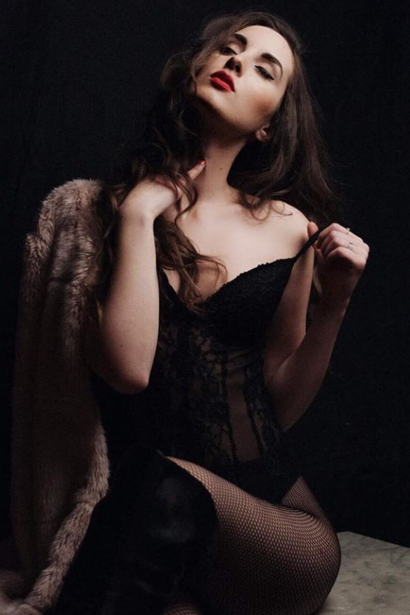 Teodora — Model & Hostess in Milano photo 3