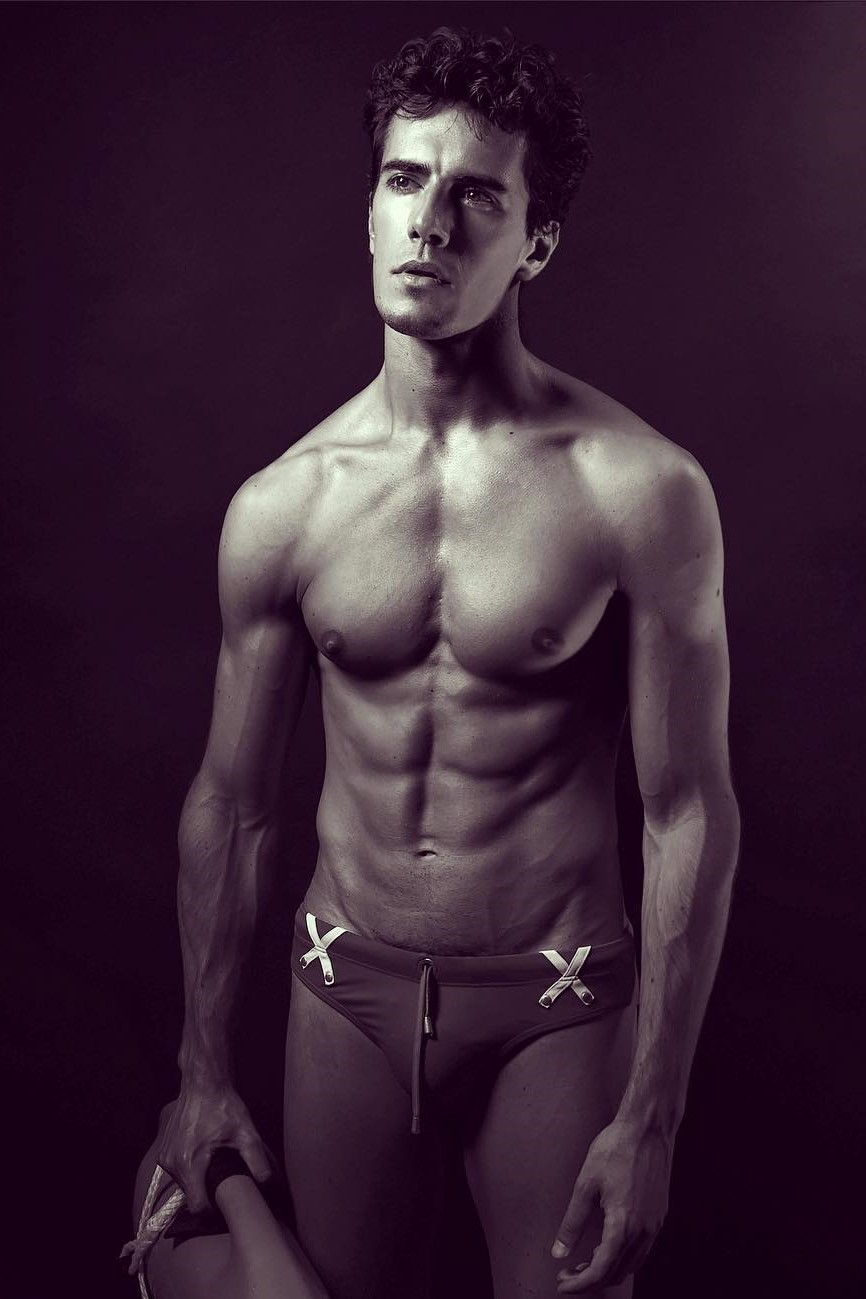 Kevin  — Model & Host in Lione photo 8