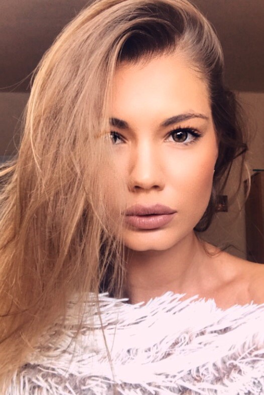 Kristyna — Model & Hostess in Milano photo 7