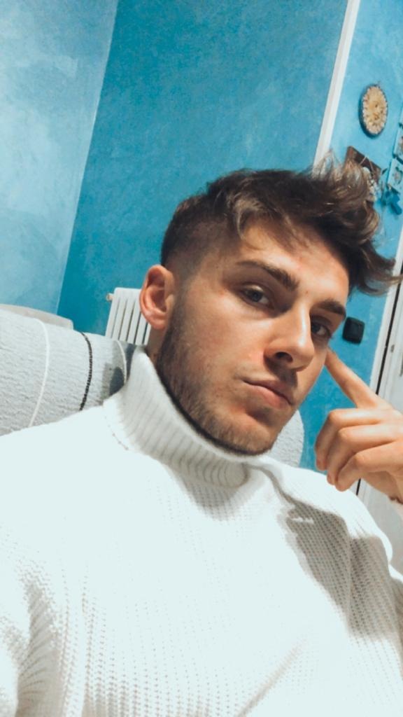 Gabriele  — Model & Host in Roma photo 11