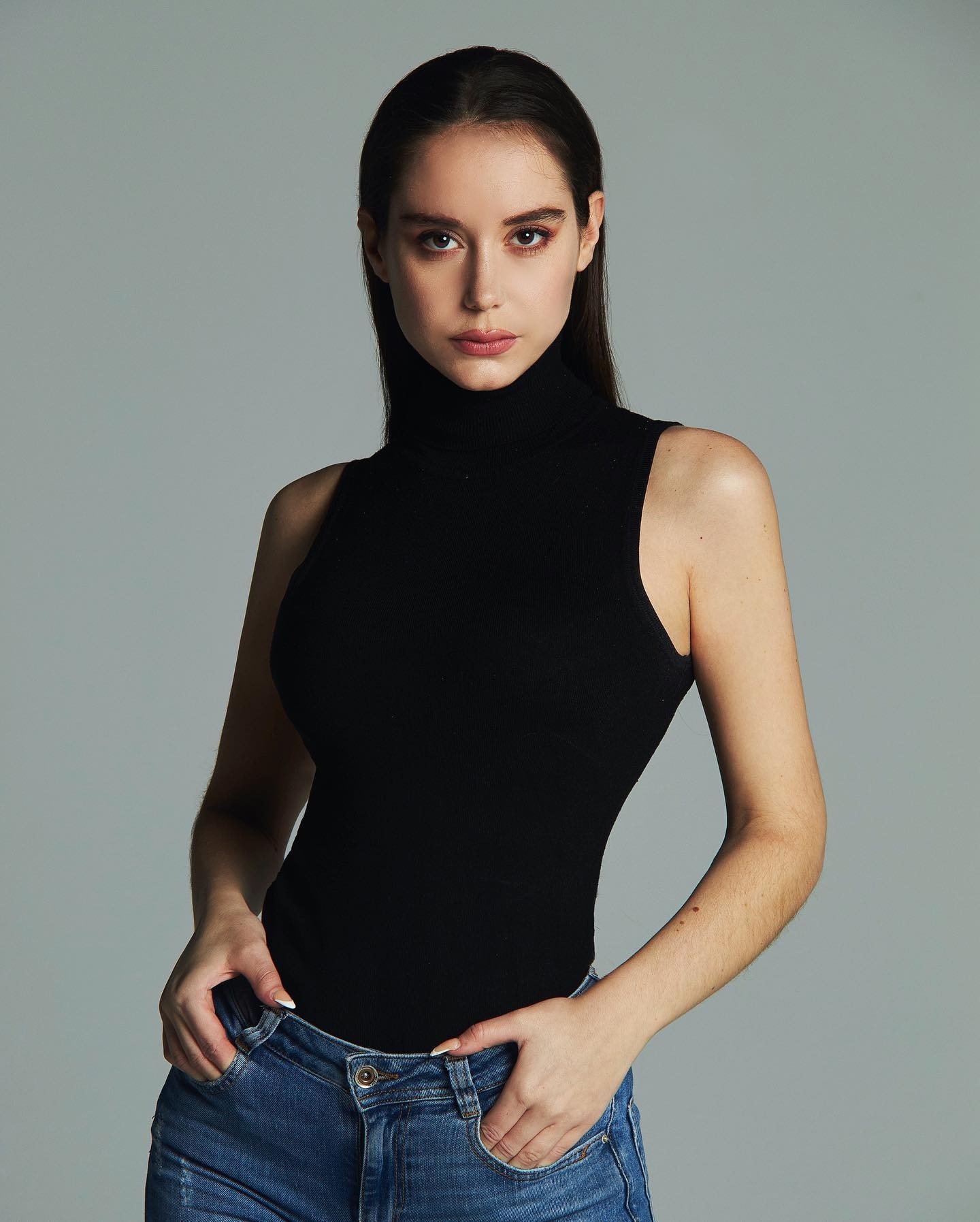 Estela — Model & Hostess in Madrid photo 1