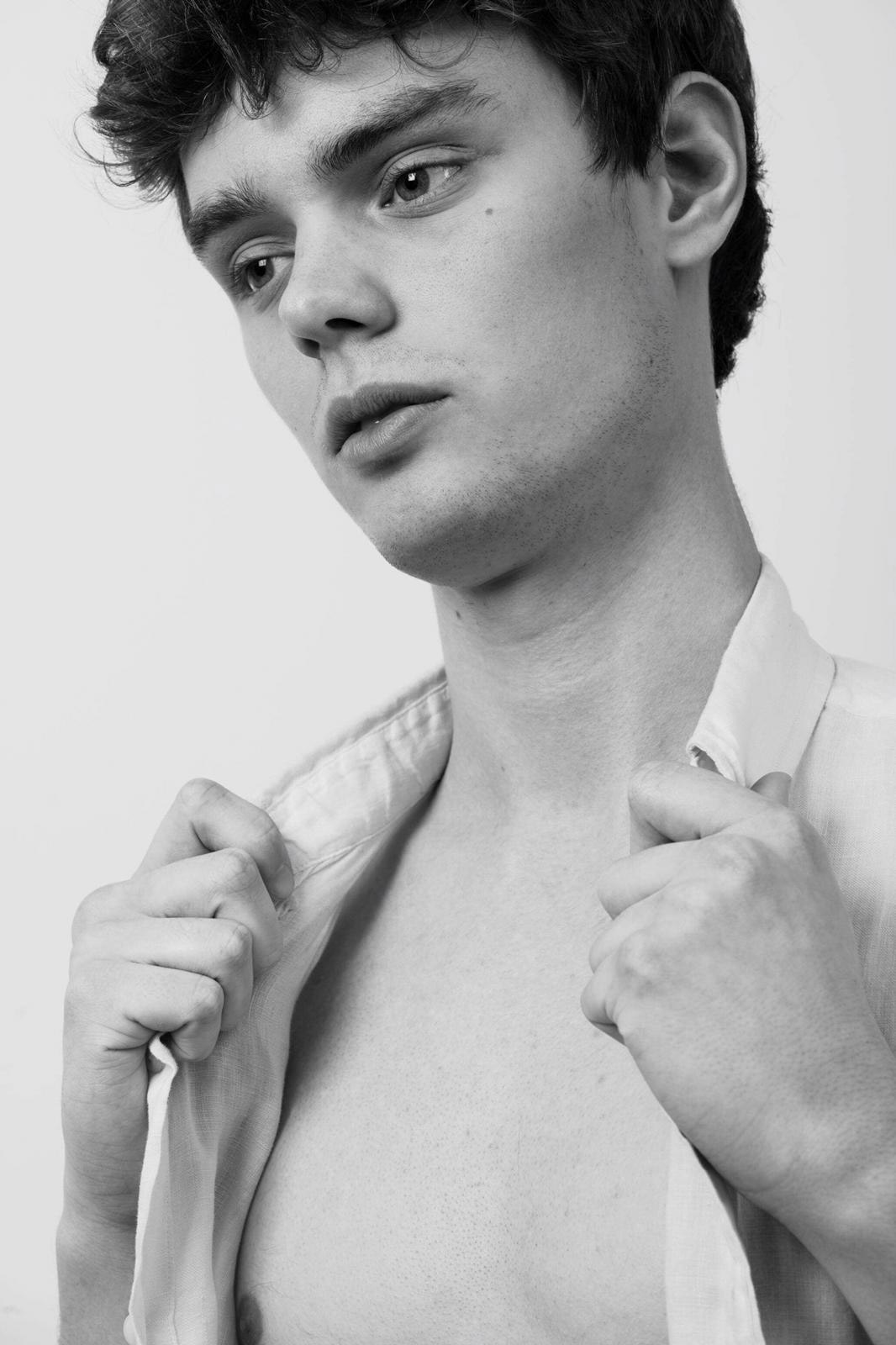 Thibaud — Model & Host in Paris photo 5