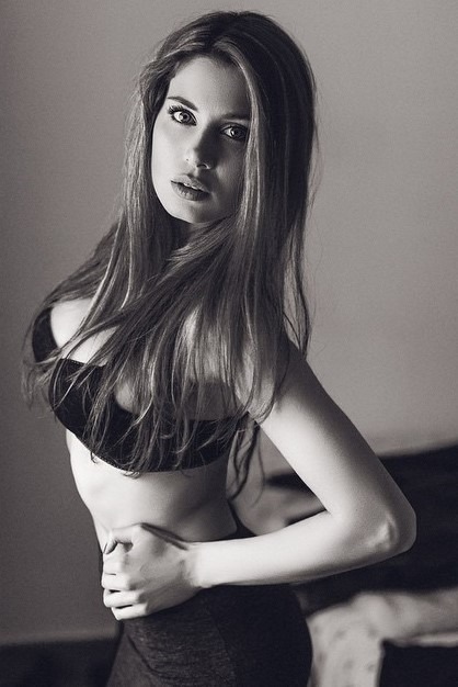 Sara — Model & Hostess in Milano photo 5