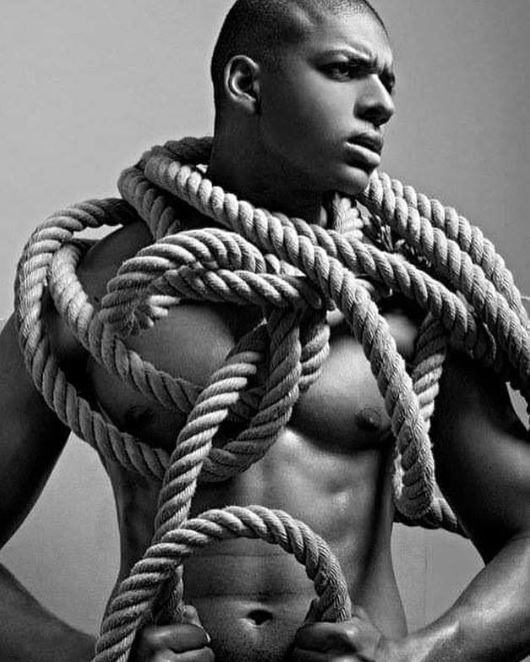 Fr&eacute;d&eacute;ric — Model & Host in Paris photo 2